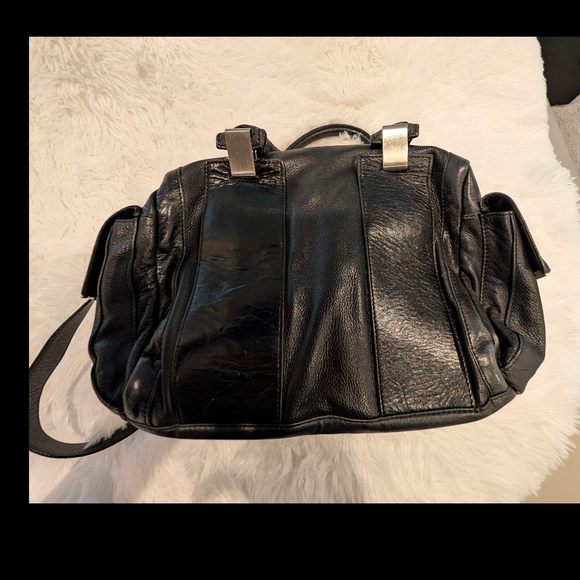 Walter Baker Black Leather Messenger Bag. Ultra Soft Leather. Camera Bag Style - Picture 7 of 12